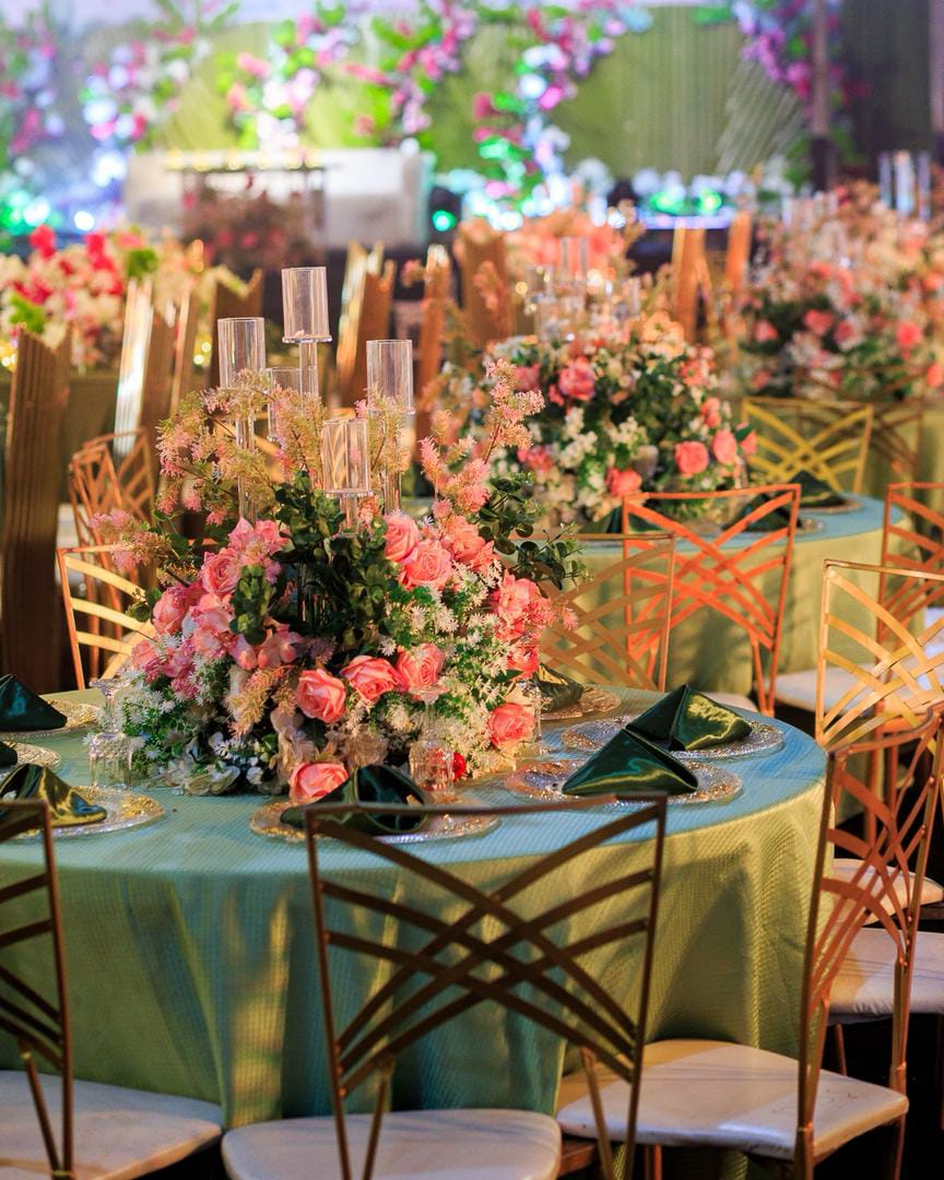 Rose Gold Dinner Arrangement