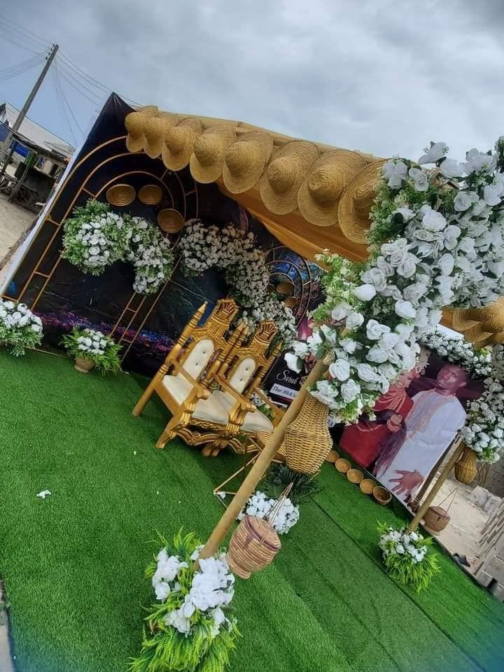 Ivory Rose Traditional Stage