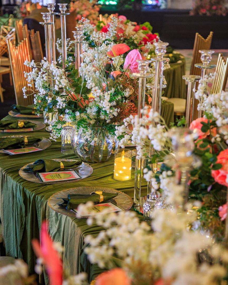 Olive Velvet Coral Bloom Table